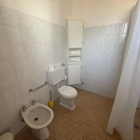 Baia Serena Hostel *