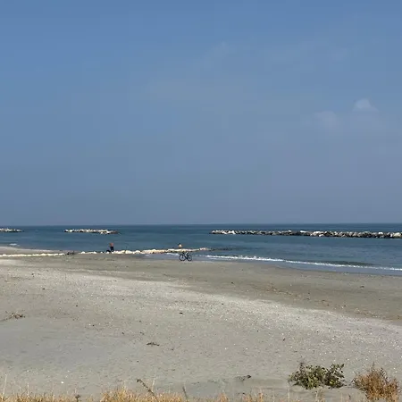 Baia Serena Hostel *